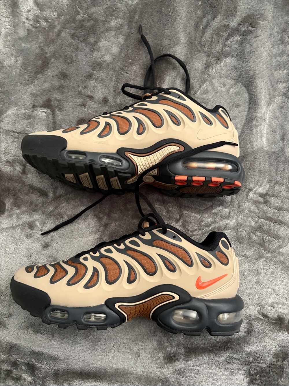 Nike Men’s Air Max Plus Drift - Picture 4 of 6